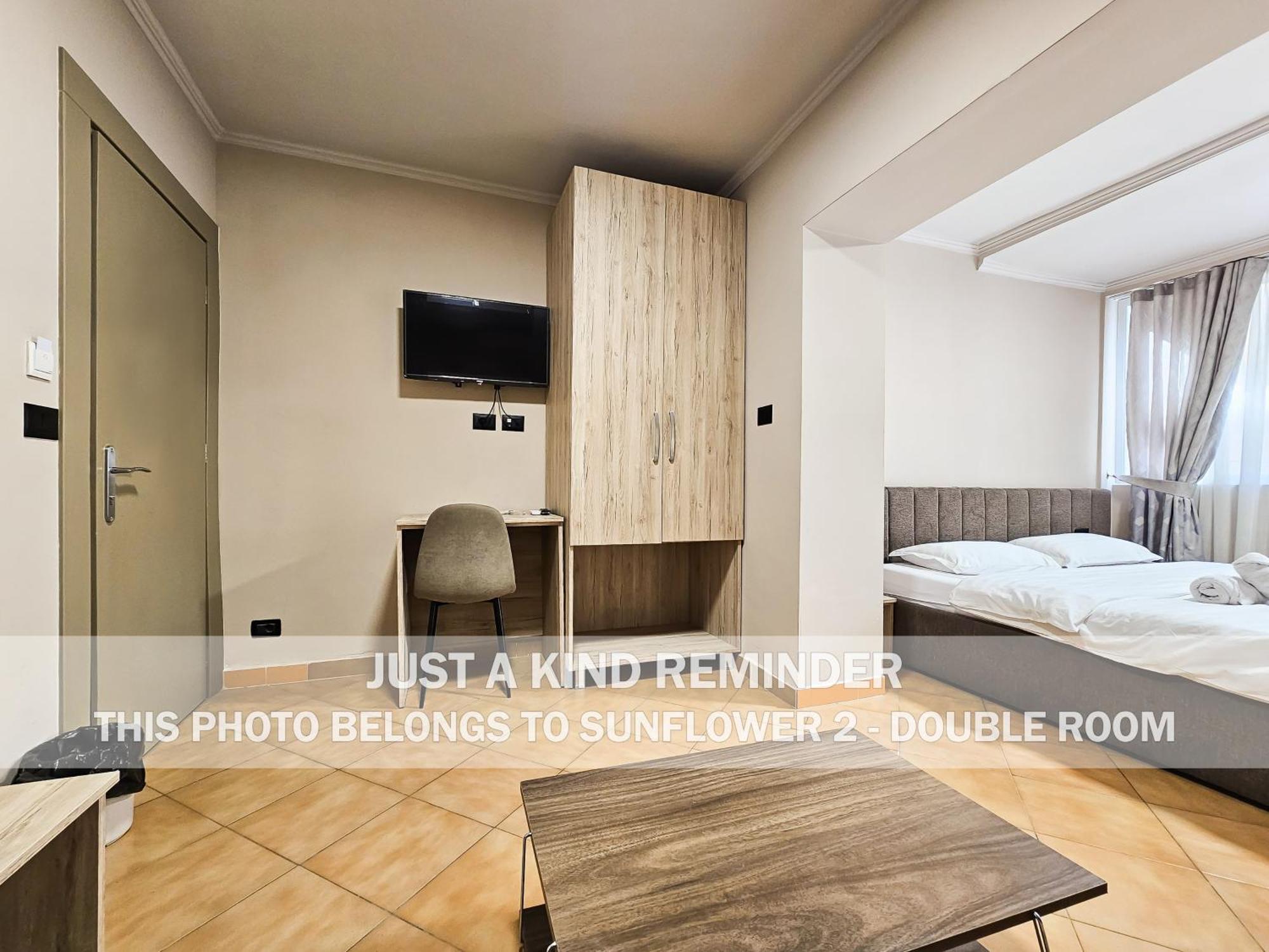 Sunflower Rooms ติรานา ภายนอก รูปภาพ